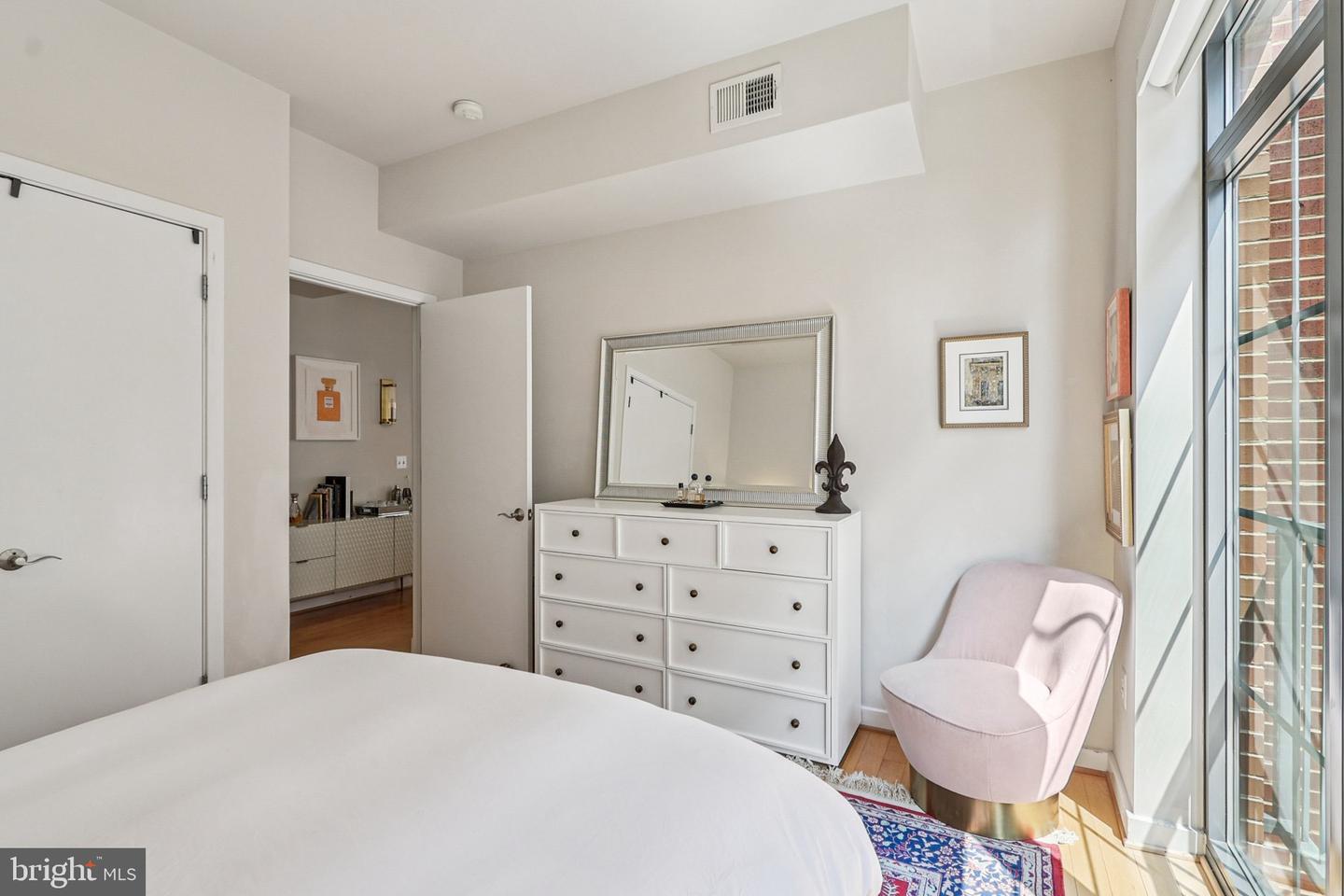 2412 17TH ST NW #202, WASHINGTON, District Of Columbia 20009, 2 Bedrooms Bedrooms, ,1 BathroomBathrooms,Residential,For sale,2412 17TH ST NW #202,DCDC2213960 MLS # DCDC2213960