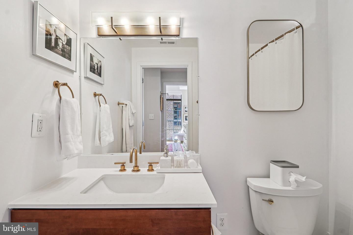 2412 17TH ST NW #202, WASHINGTON, District Of Columbia 20009, 2 Bedrooms Bedrooms, ,1 BathroomBathrooms,Residential,For sale,2412 17TH ST NW #202,DCDC2213960 MLS # DCDC2213960