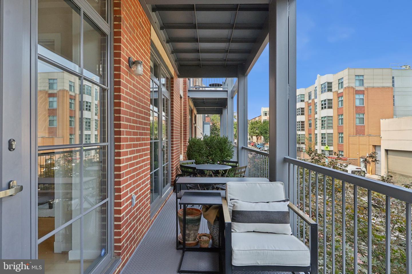 2412 17TH ST NW #202, WASHINGTON, District Of Columbia 20009, 2 Bedrooms Bedrooms, ,1 BathroomBathrooms,Residential,For sale,2412 17TH ST NW #202,DCDC2213960 MLS # DCDC2213960