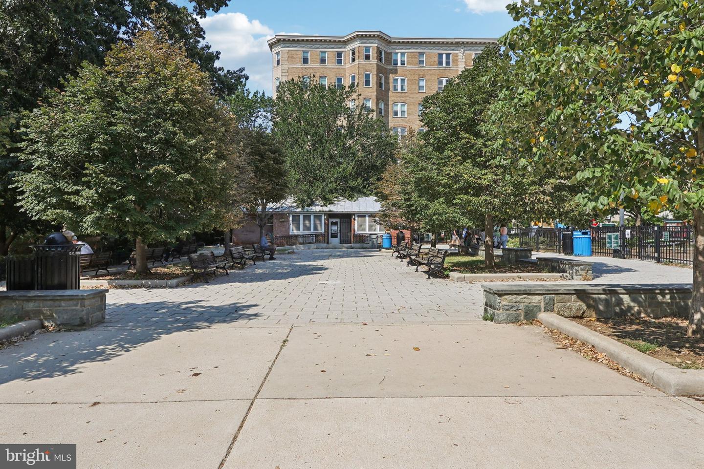 2412 17TH ST NW #202, WASHINGTON, District Of Columbia 20009, 2 Bedrooms Bedrooms, ,1 BathroomBathrooms,Residential,For sale,2412 17TH ST NW #202,DCDC2213960 MLS # DCDC2213960