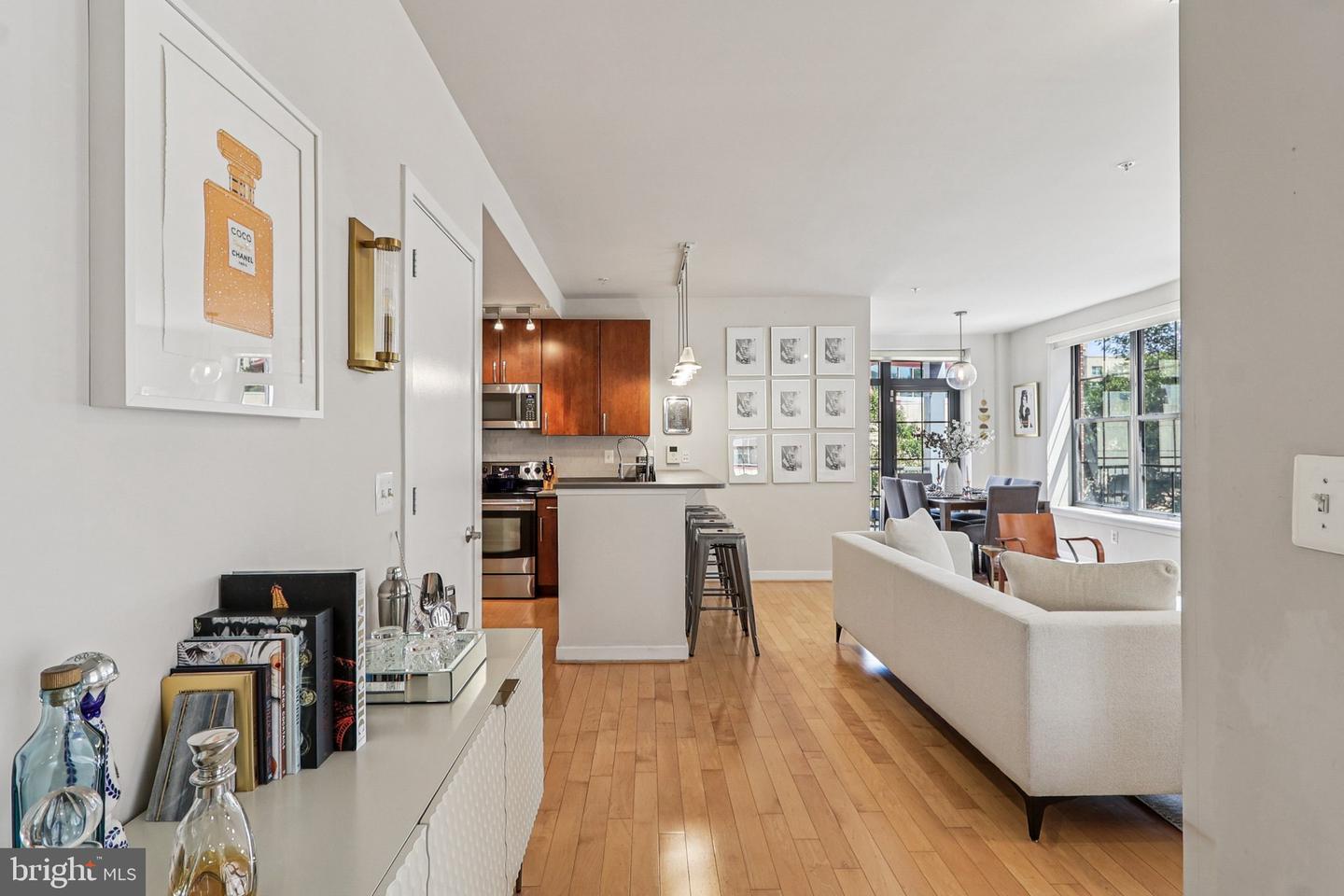 2412 17TH ST NW #202, WASHINGTON, District Of Columbia 20009, 2 Bedrooms Bedrooms, ,1 BathroomBathrooms,Residential,For sale,2412 17TH ST NW #202,DCDC2213960 MLS # DCDC2213960