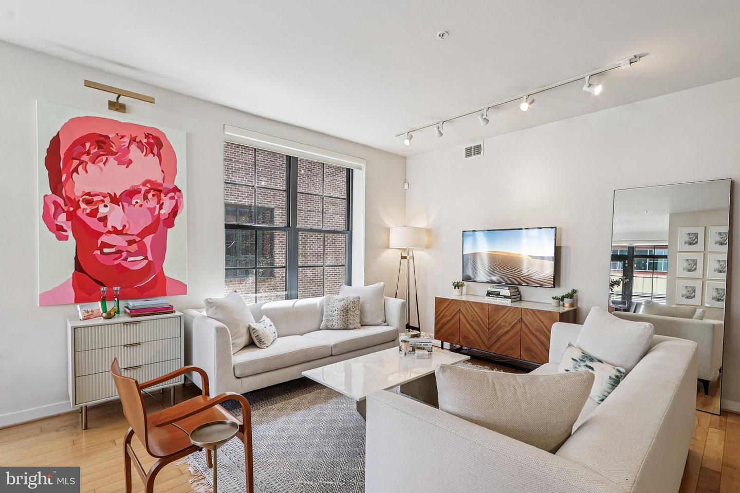 2412 17TH ST NW #202, WASHINGTON, District Of Columbia 20009, 2 Bedrooms Bedrooms, ,1 BathroomBathrooms,Residential,For sale,2412 17TH ST NW #202,DCDC2213960 MLS # DCDC2213960