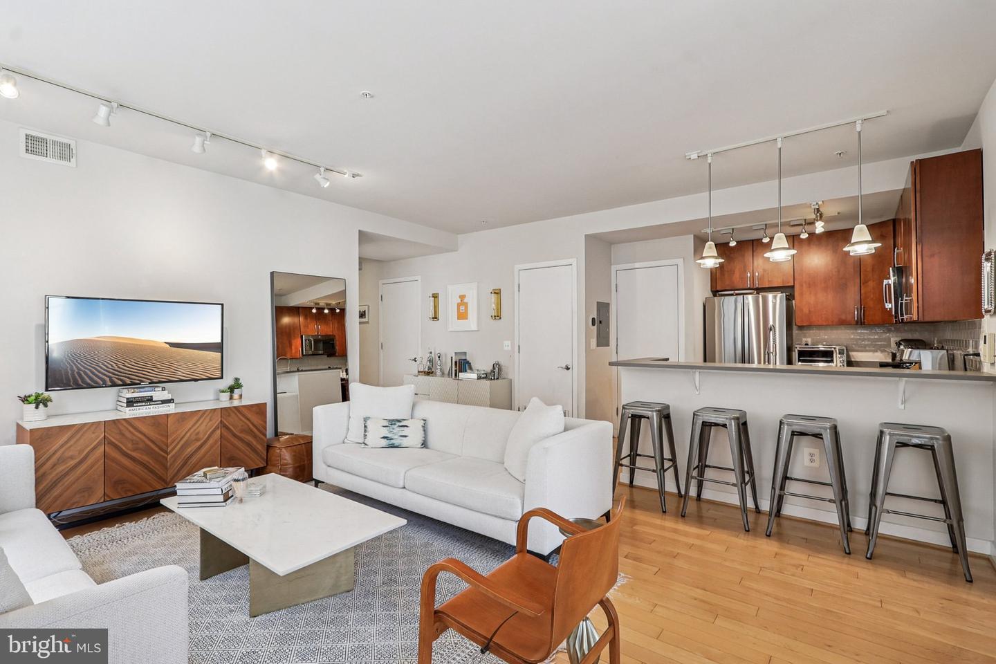 2412 17TH ST NW #202, WASHINGTON, District Of Columbia 20009, 2 Bedrooms Bedrooms, ,1 BathroomBathrooms,Residential,For sale,2412 17TH ST NW #202,DCDC2213960 MLS # DCDC2213960
