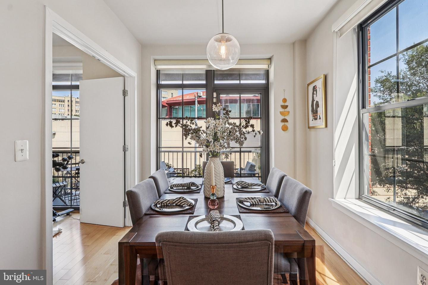 2412 17TH ST NW #202, WASHINGTON, District Of Columbia 20009, 2 Bedrooms Bedrooms, ,1 BathroomBathrooms,Residential,For sale,2412 17TH ST NW #202,DCDC2213960 MLS # DCDC2213960