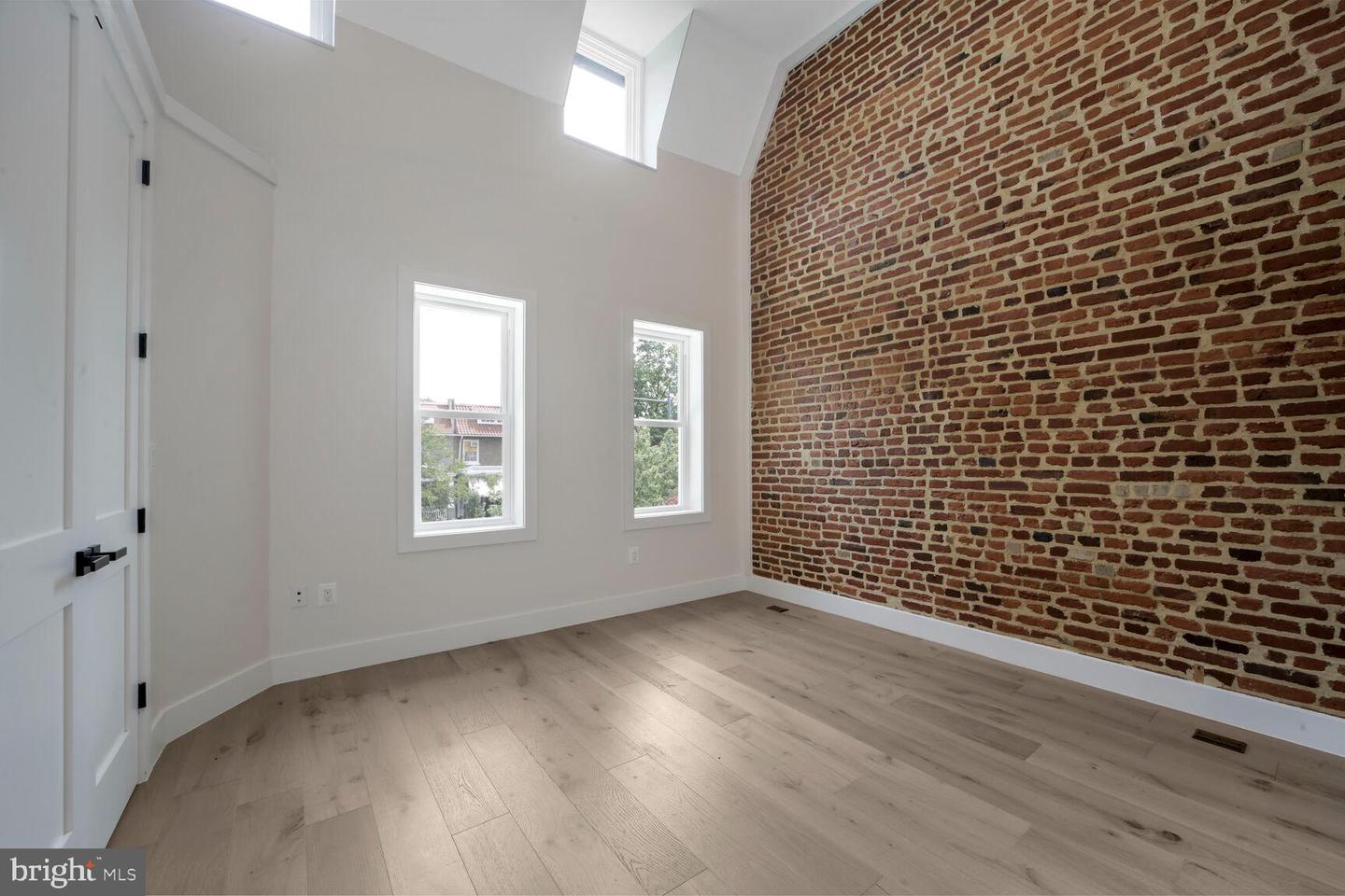 4508 13TH ST NW, WASHINGTON, District Of Columbia 20011, 5 Bedrooms Bedrooms, ,3 BathroomsBathrooms,Residential,For sale,4508 13TH ST NW,DCDC2213976 MLS # DCDC2213976