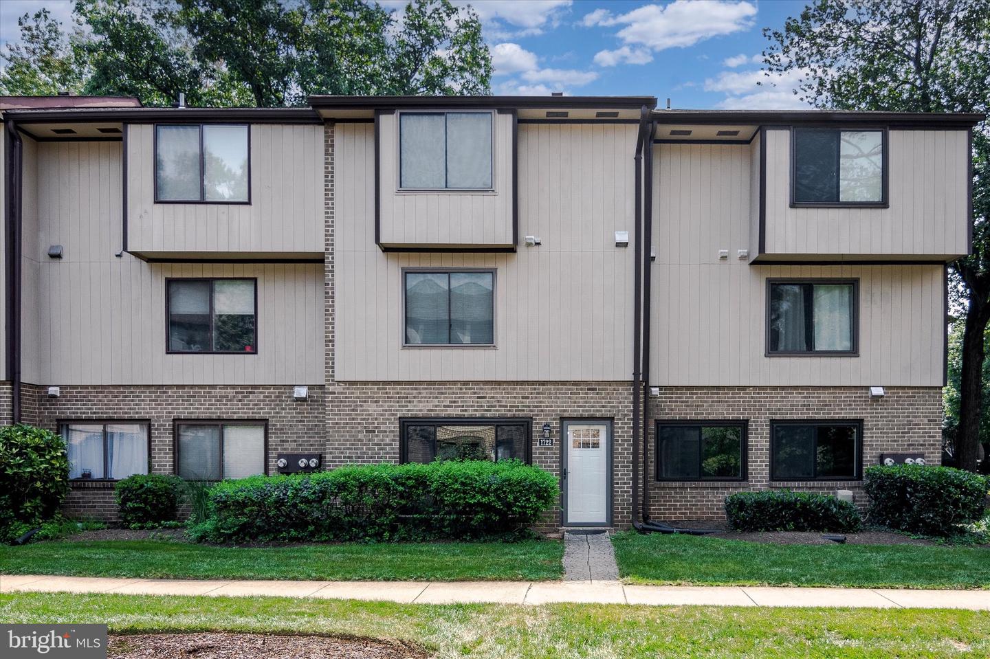 1722 WESTWIND WAY #123, MCLEAN, Virginia 22102, 3 Bedrooms Bedrooms, ,2 BathroomsBathrooms,Residential,For sale,1722 WESTWIND WAY #123,VAFX2259850 MLS # VAFX2259850