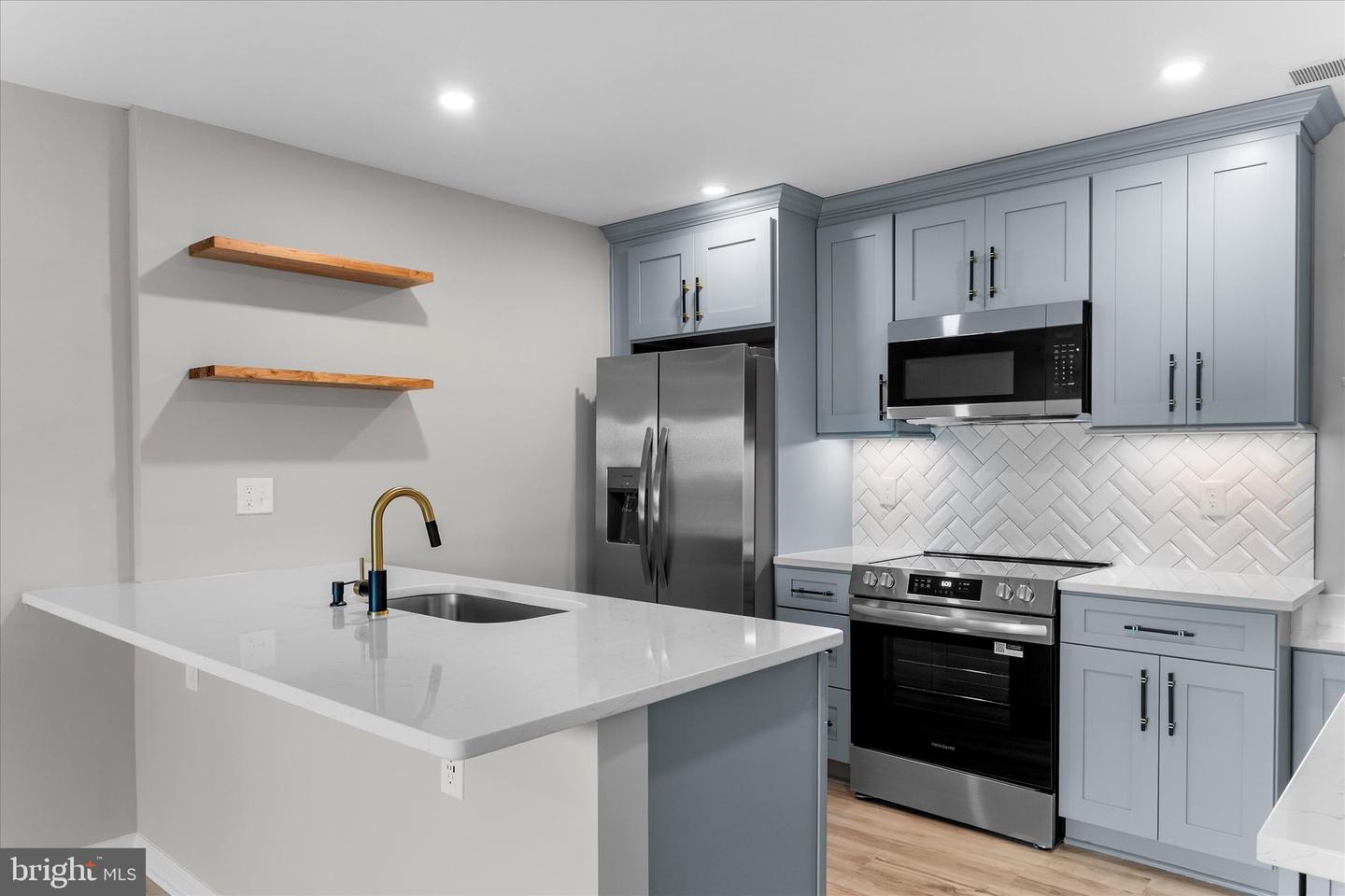 1722 WESTWIND WAY #123, MCLEAN, Virginia 22102, 3 Bedrooms Bedrooms, ,2 BathroomsBathrooms,Residential,For sale,1722 WESTWIND WAY #123,VAFX2259850 MLS # VAFX2259850