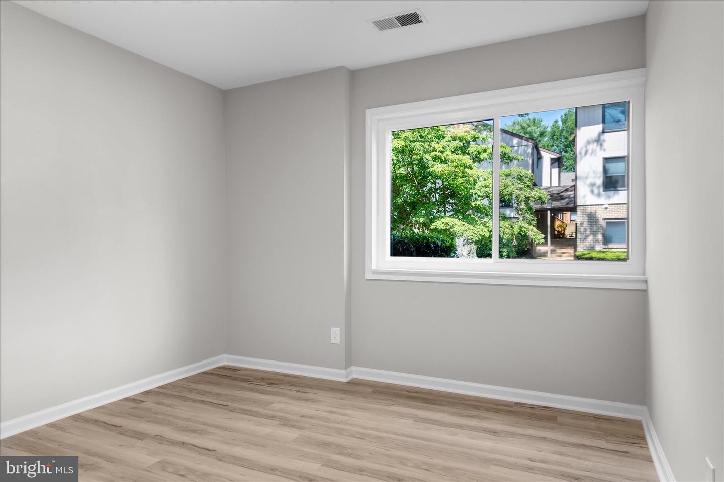 1722 WESTWIND WAY #123, MCLEAN, Virginia 22102, 3 Bedrooms Bedrooms, ,2 BathroomsBathrooms,Residential,For sale,1722 WESTWIND WAY #123,VAFX2259850 MLS # VAFX2259850