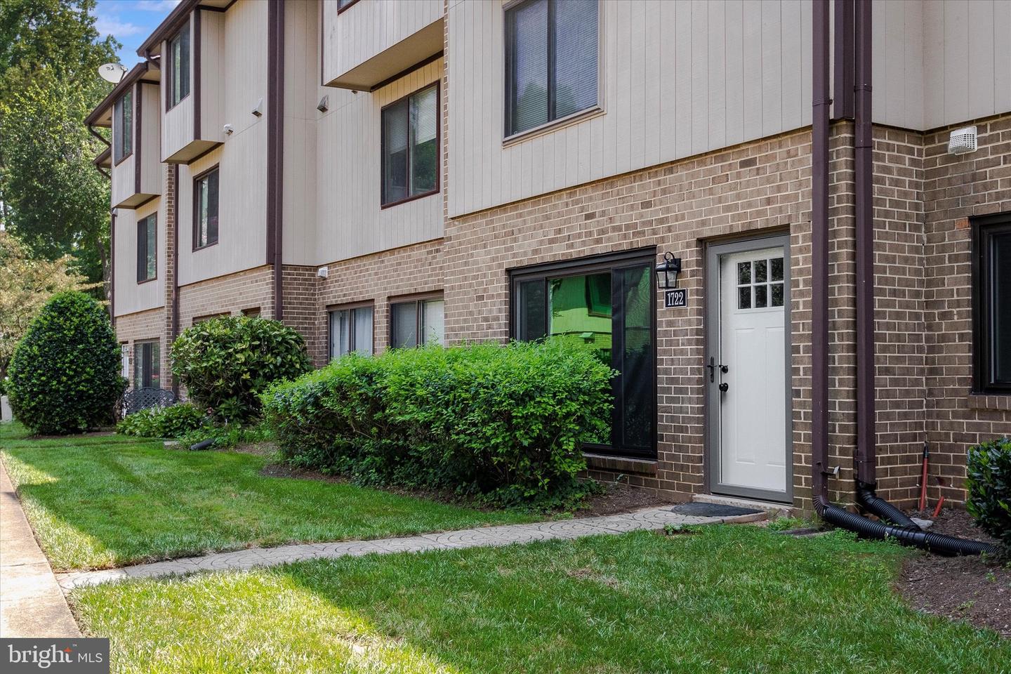 1722 WESTWIND WAY #123, MCLEAN, Virginia 22102, 3 Bedrooms Bedrooms, ,2 BathroomsBathrooms,Residential,For sale,1722 WESTWIND WAY #123,VAFX2259850 MLS # VAFX2259850