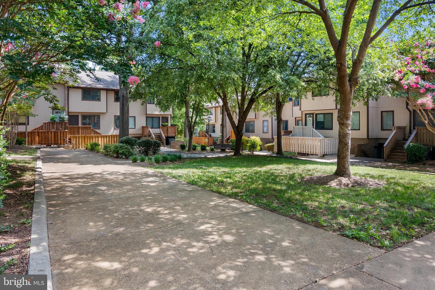 1722 WESTWIND WAY #123, MCLEAN, Virginia 22102, 3 Bedrooms Bedrooms, ,2 BathroomsBathrooms,Residential,For sale,1722 WESTWIND WAY #123,VAFX2259850 MLS # VAFX2259850