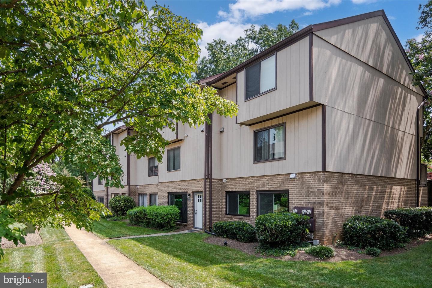1722 WESTWIND WAY #123, MCLEAN, Virginia 22102, 3 Bedrooms Bedrooms, ,2 BathroomsBathrooms,Residential,For sale,1722 WESTWIND WAY #123,VAFX2259850 MLS # VAFX2259850
