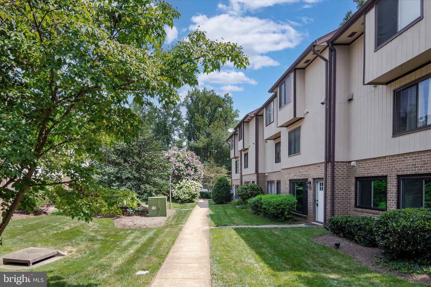 1722 WESTWIND WAY #123, MCLEAN, Virginia 22102, 3 Bedrooms Bedrooms, ,2 BathroomsBathrooms,Residential,For sale,1722 WESTWIND WAY #123,VAFX2259850 MLS # VAFX2259850