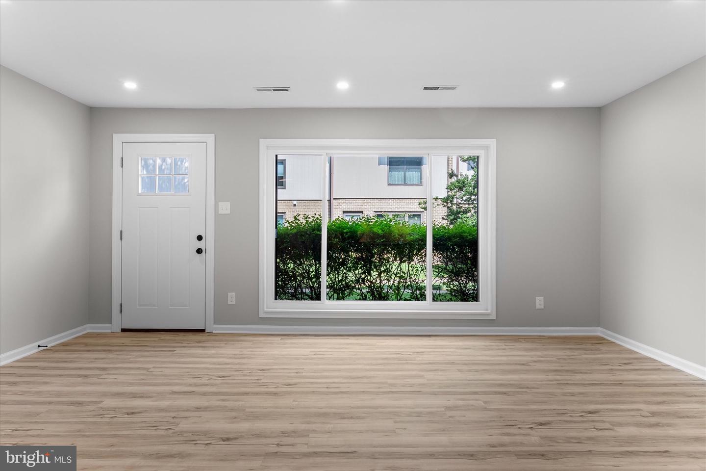 1722 WESTWIND WAY #123, MCLEAN, Virginia 22102, 3 Bedrooms Bedrooms, ,2 BathroomsBathrooms,Residential,For sale,1722 WESTWIND WAY #123,VAFX2259850 MLS # VAFX2259850