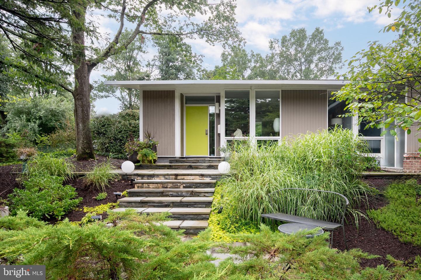 2311 GLASGOW RD, ALEXANDRIA, Virginia 22307, 4 Bedrooms Bedrooms, ,2 BathroomsBathrooms,Residential,For sale,2311 GLASGOW RD,VAFX2259856 MLS # VAFX2259856