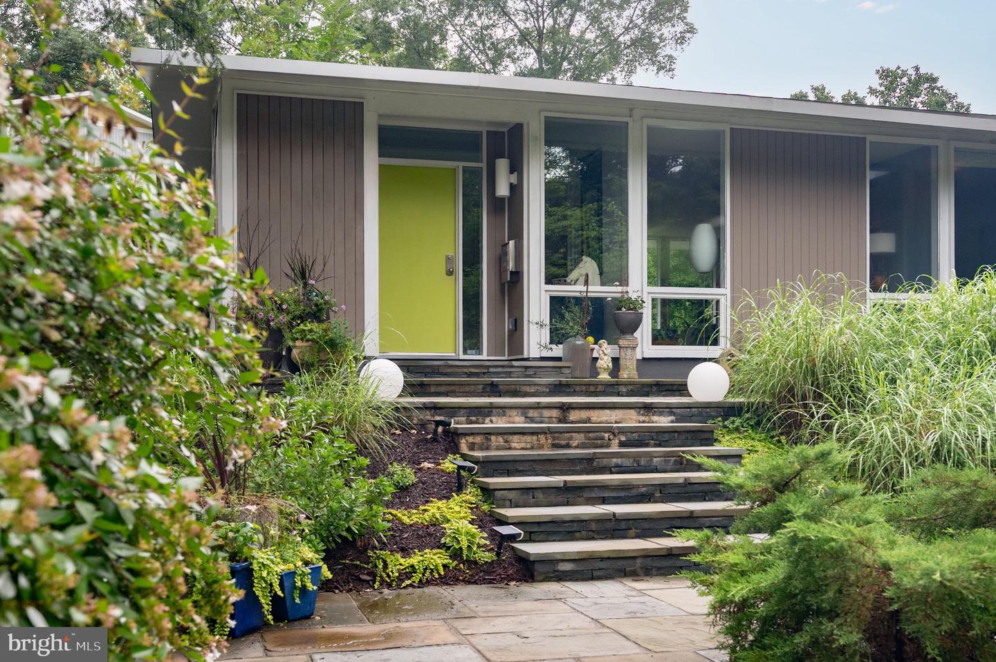 2311 GLASGOW RD, ALEXANDRIA, Virginia 22307, 4 Bedrooms Bedrooms, ,2 BathroomsBathrooms,Residential,For sale,2311 GLASGOW RD,VAFX2259856 MLS # VAFX2259856