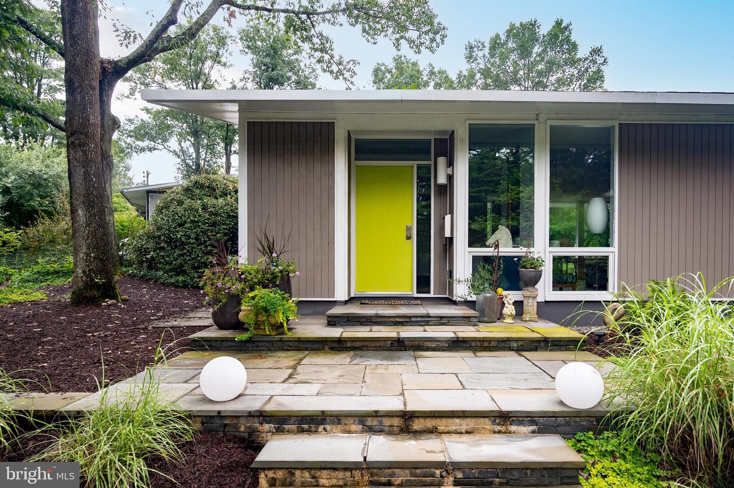 2311 GLASGOW RD, ALEXANDRIA, Virginia 22307, 4 Bedrooms Bedrooms, ,2 BathroomsBathrooms,Residential,For sale,2311 GLASGOW RD,VAFX2259856 MLS # VAFX2259856