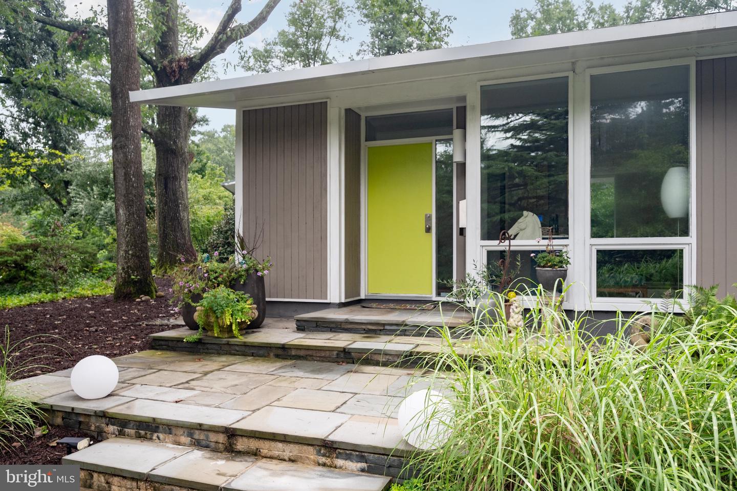2311 GLASGOW RD, ALEXANDRIA, Virginia 22307, 4 Bedrooms Bedrooms, ,2 BathroomsBathrooms,Residential,For sale,2311 GLASGOW RD,VAFX2259856 MLS # VAFX2259856