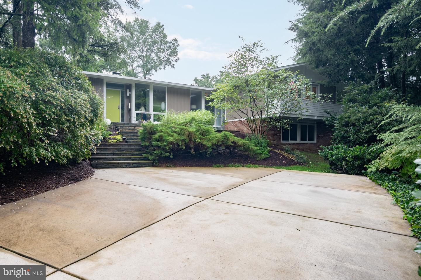 2311 GLASGOW RD, ALEXANDRIA, Virginia 22307, 4 Bedrooms Bedrooms, ,2 BathroomsBathrooms,Residential,For sale,2311 GLASGOW RD,VAFX2259856 MLS # VAFX2259856
