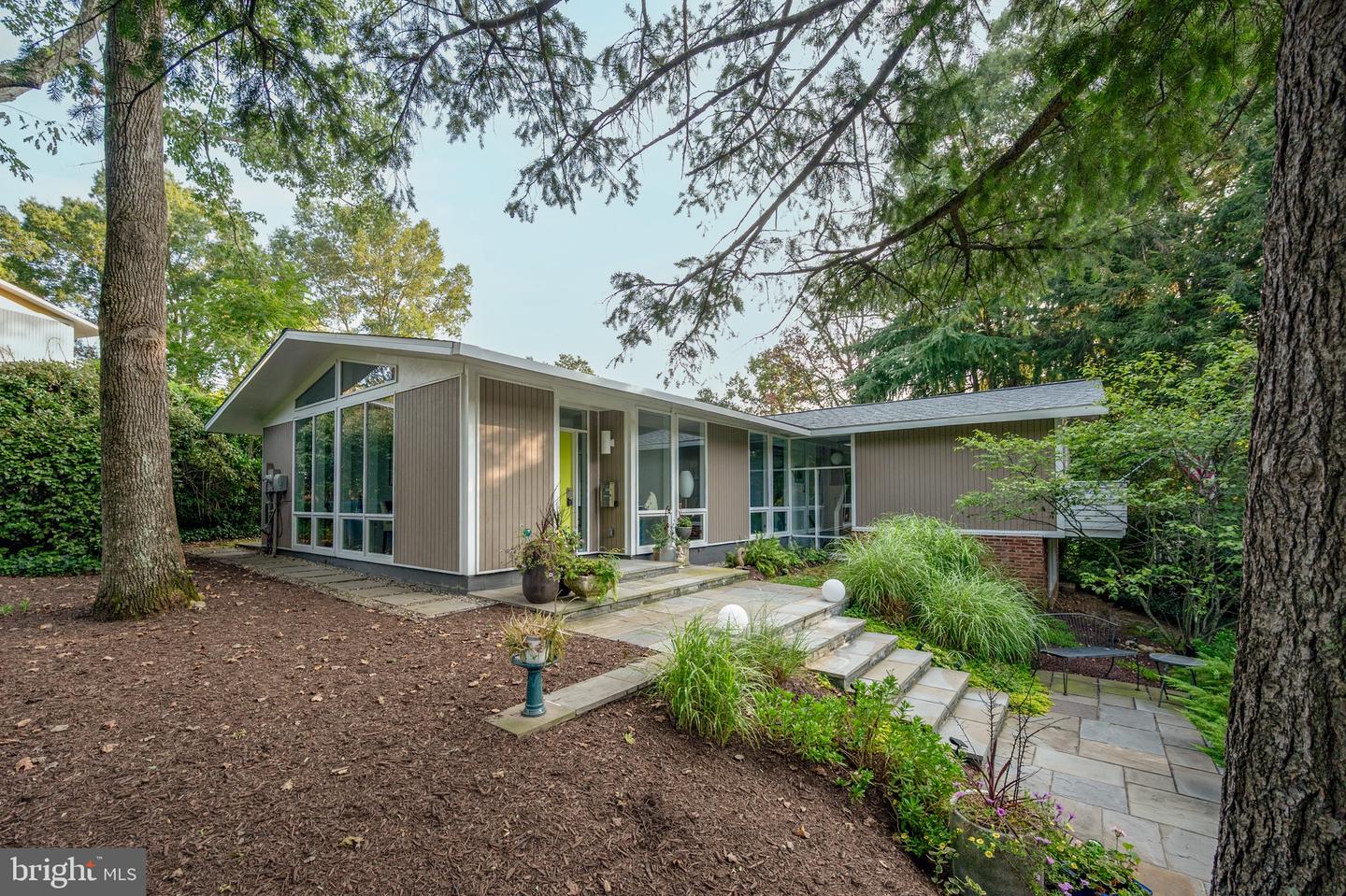 2311 GLASGOW RD, ALEXANDRIA, Virginia 22307, 4 Bedrooms Bedrooms, ,2 BathroomsBathrooms,Residential,For sale,2311 GLASGOW RD,VAFX2259856 MLS # VAFX2259856