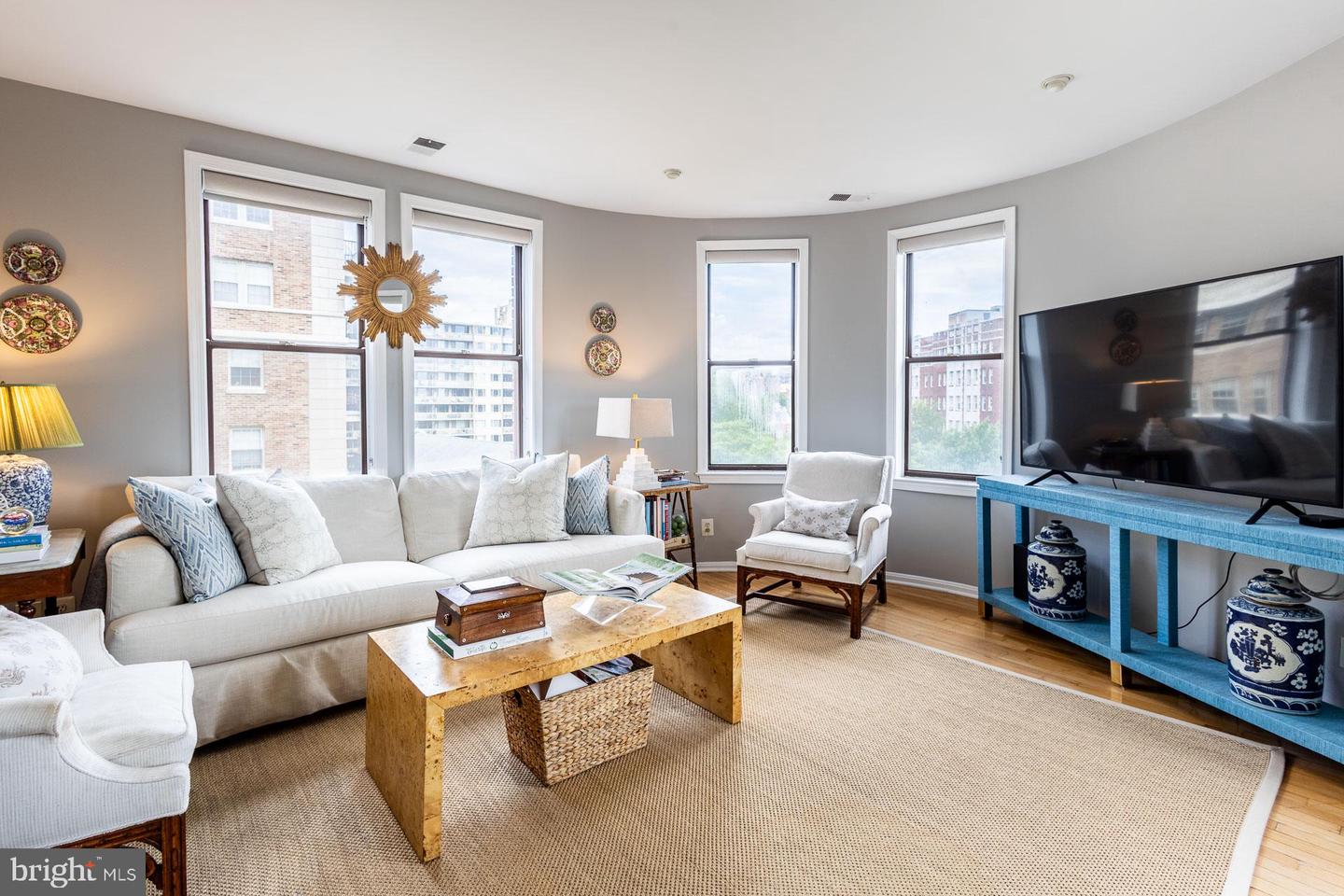 2001 16TH ST NW #603, WASHINGTON, District Of Columbia 20009, 2 Bedrooms Bedrooms, ,1 BathroomBathrooms,Residential,For sale,2001 16TH ST NW #603,DCDC2214166 MLS # DCDC2214166