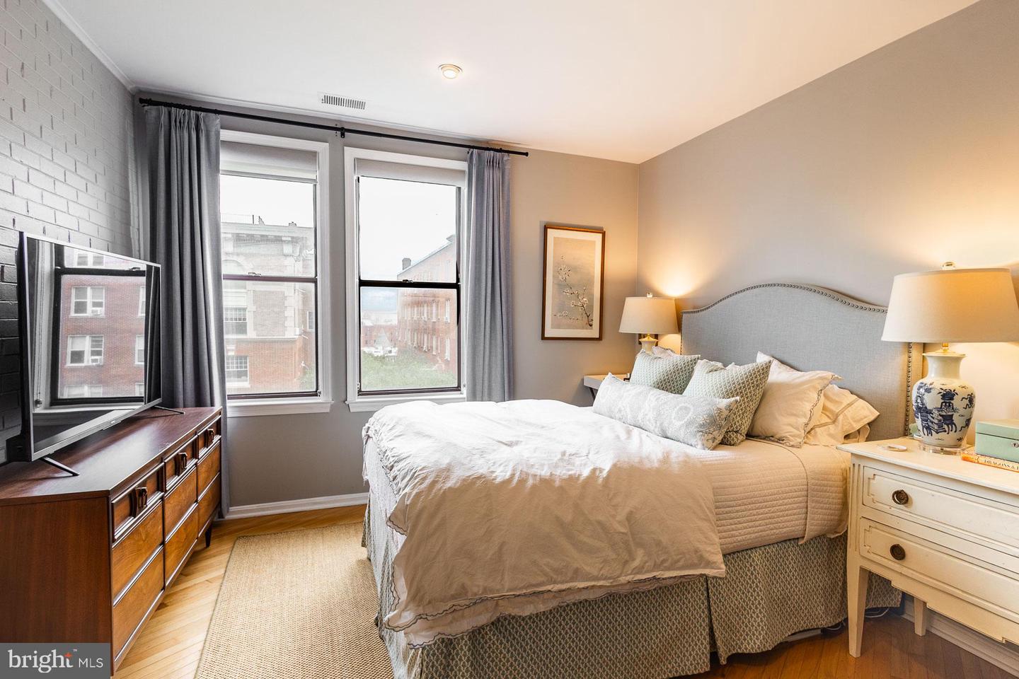 2001 16TH ST NW #603, WASHINGTON, District Of Columbia 20009, 2 Bedrooms Bedrooms, ,1 BathroomBathrooms,Residential,For sale,2001 16TH ST NW #603,DCDC2214166 MLS # DCDC2214166