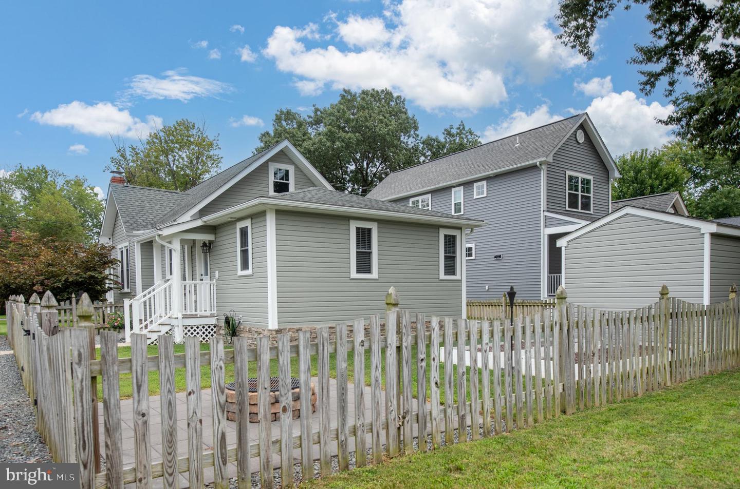 1001 BANCROFT AVE, COLONIAL BEACH, Virginia 22443, 2 Bedrooms Bedrooms, ,2 BathroomsBathrooms,Residential,For sale,1001 BANCROFT AVE,VAWE2009486 MLS # VAWE2009486
