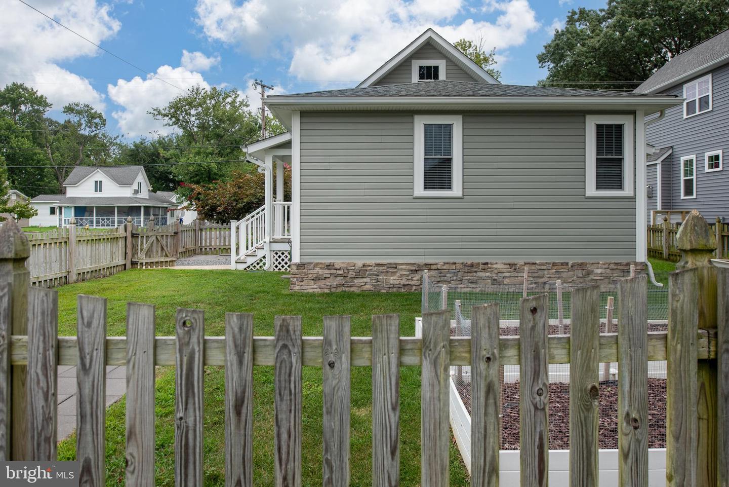 1001 BANCROFT AVE, COLONIAL BEACH, Virginia 22443, 2 Bedrooms Bedrooms, ,2 BathroomsBathrooms,Residential,For sale,1001 BANCROFT AVE,VAWE2009486 MLS # VAWE2009486
