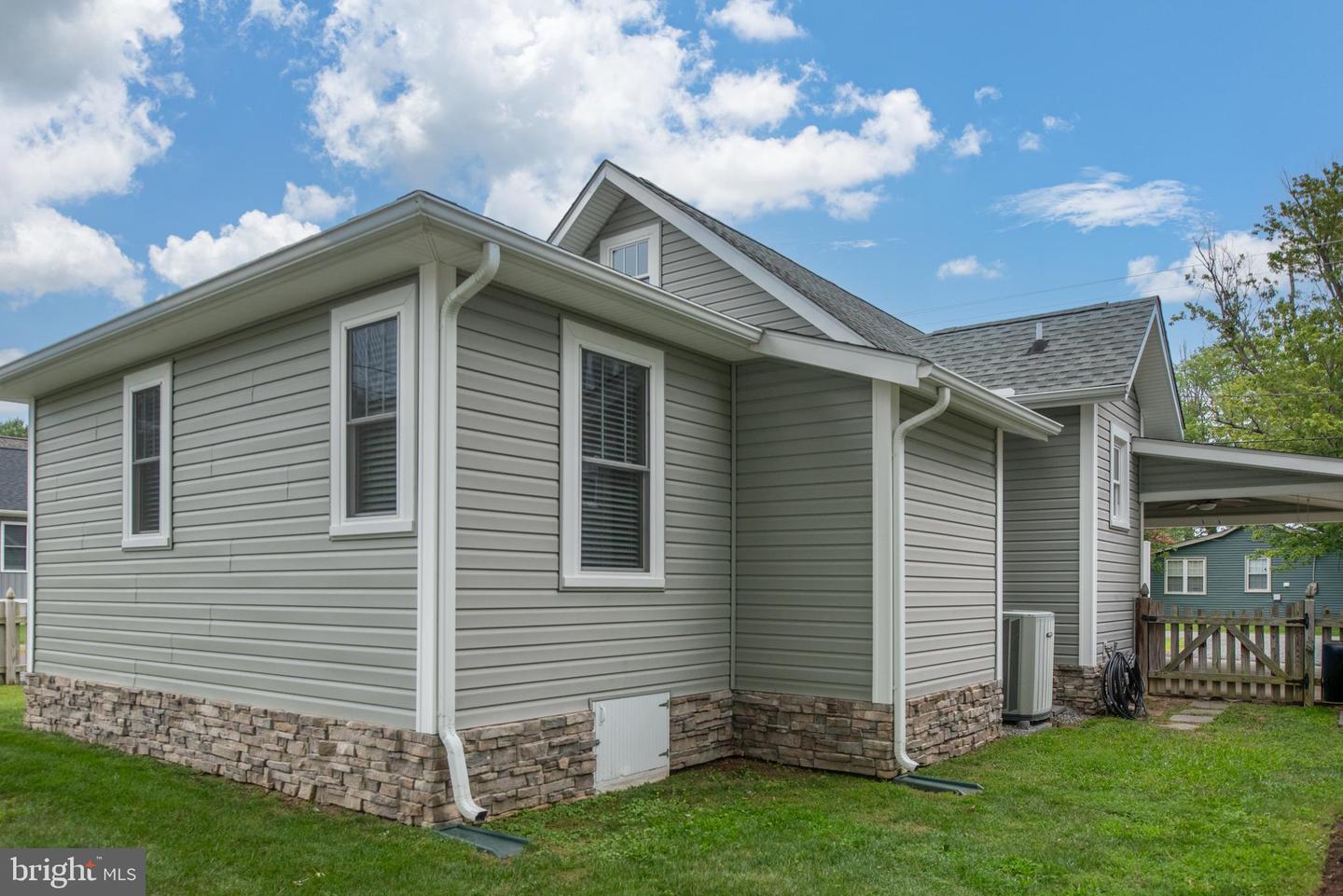 1001 BANCROFT AVE, COLONIAL BEACH, Virginia 22443, 2 Bedrooms Bedrooms, ,2 BathroomsBathrooms,Residential,For sale,1001 BANCROFT AVE,VAWE2009486 MLS # VAWE2009486