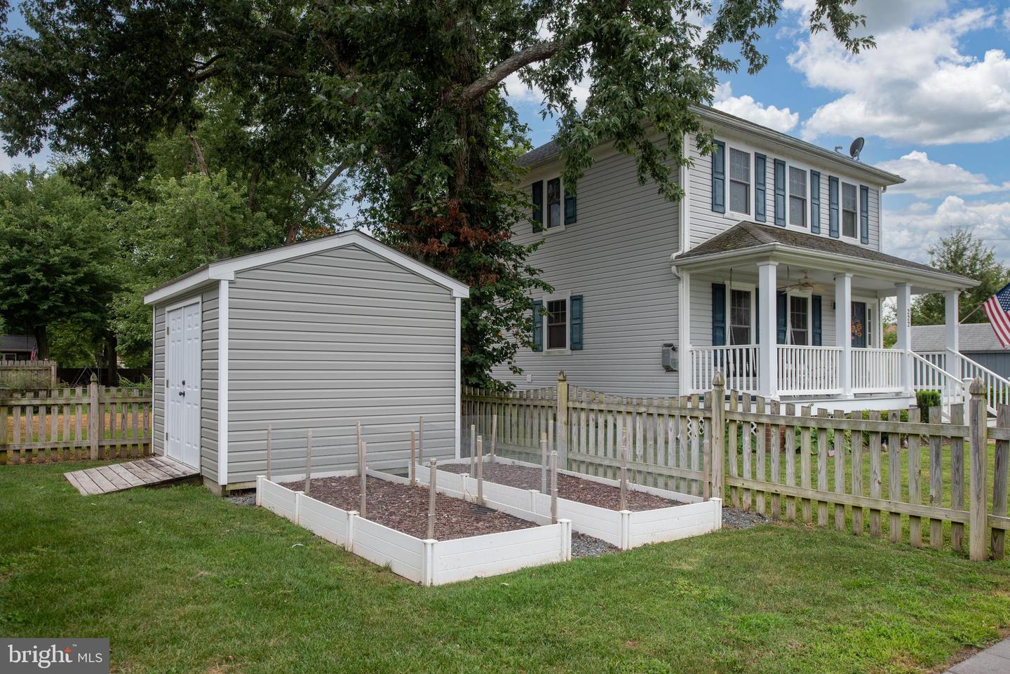 1001 BANCROFT AVE, COLONIAL BEACH, Virginia 22443, 2 Bedrooms Bedrooms, ,2 BathroomsBathrooms,Residential,For sale,1001 BANCROFT AVE,VAWE2009486 MLS # VAWE2009486