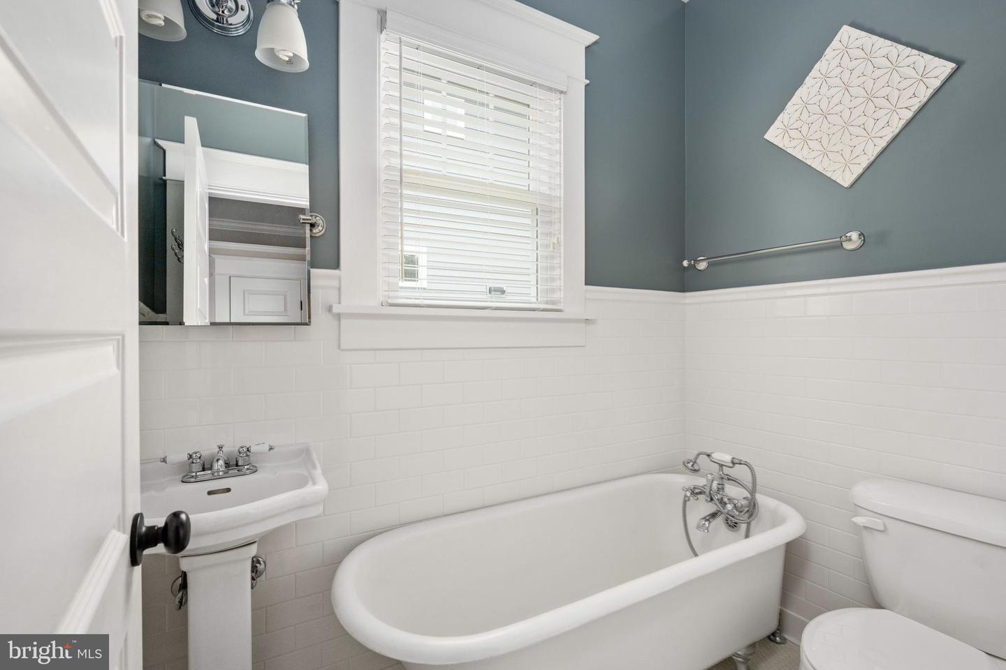 1001 BANCROFT AVE, COLONIAL BEACH, Virginia 22443, 2 Bedrooms Bedrooms, ,2 BathroomsBathrooms,Residential,For sale,1001 BANCROFT AVE,VAWE2009486 MLS # VAWE2009486