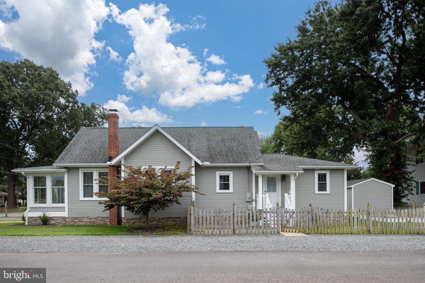 1001 BANCROFT AVE, COLONIAL BEACH, Virginia 22443, 2 Bedrooms Bedrooms, ,2 BathroomsBathrooms,Residential,For sale,1001 BANCROFT AVE,VAWE2009486 MLS # VAWE2009486