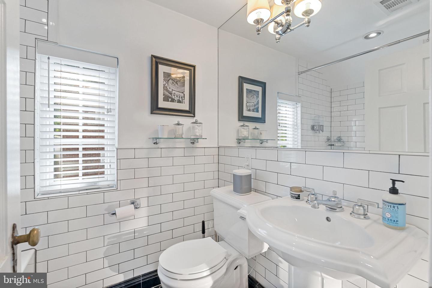 1206 W BRADDOCK RD, ALEXANDRIA, Virginia 22302, 3 Bedrooms Bedrooms, 10 Rooms Rooms,2 BathroomsBathrooms,Residential,For sale,1206 W BRADDOCK RD,VAAX2048416 MLS # VAAX2048416