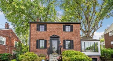 1206 W BRADDOCK RD, ALEXANDRIA, Virginia 22302, 3 Bedrooms Bedrooms, 10 Rooms Rooms,2 BathroomsBathrooms,Residential,For sale,1206 W BRADDOCK RD,VAAX2048416 MLS # VAAX2048416