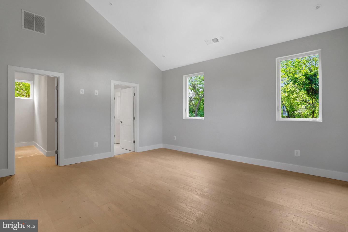 7435 NIGH RD, FALLS CHURCH, Virginia 22043, 5 Bedrooms Bedrooms, ,5 BathroomsBathrooms,Residential,For sale,7435 NIGH RD,VAFX2260492 MLS # VAFX2260492