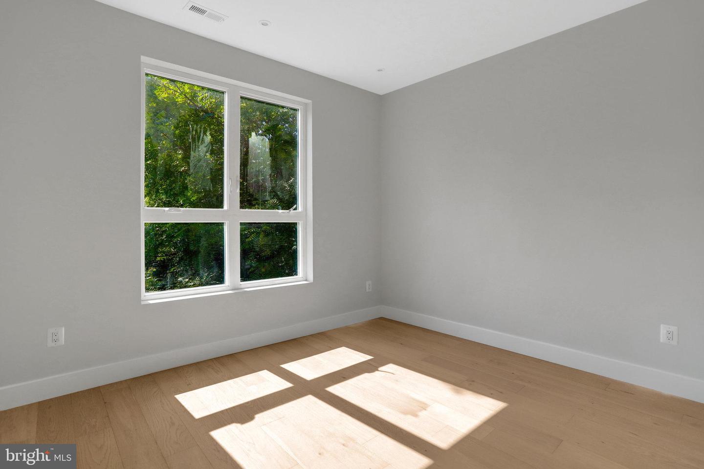 7435 NIGH RD, FALLS CHURCH, Virginia 22043, 5 Bedrooms Bedrooms, ,5 BathroomsBathrooms,Residential,For sale,7435 NIGH RD,VAFX2260492 MLS # VAFX2260492