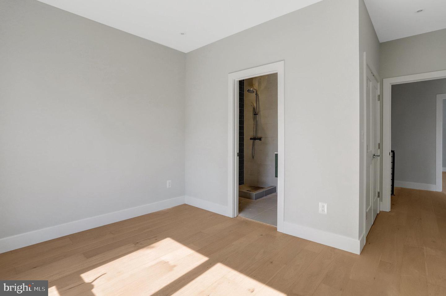 7435 NIGH RD, FALLS CHURCH, Virginia 22043, 5 Bedrooms Bedrooms, ,5 BathroomsBathrooms,Residential,For sale,7435 NIGH RD,VAFX2260492 MLS # VAFX2260492