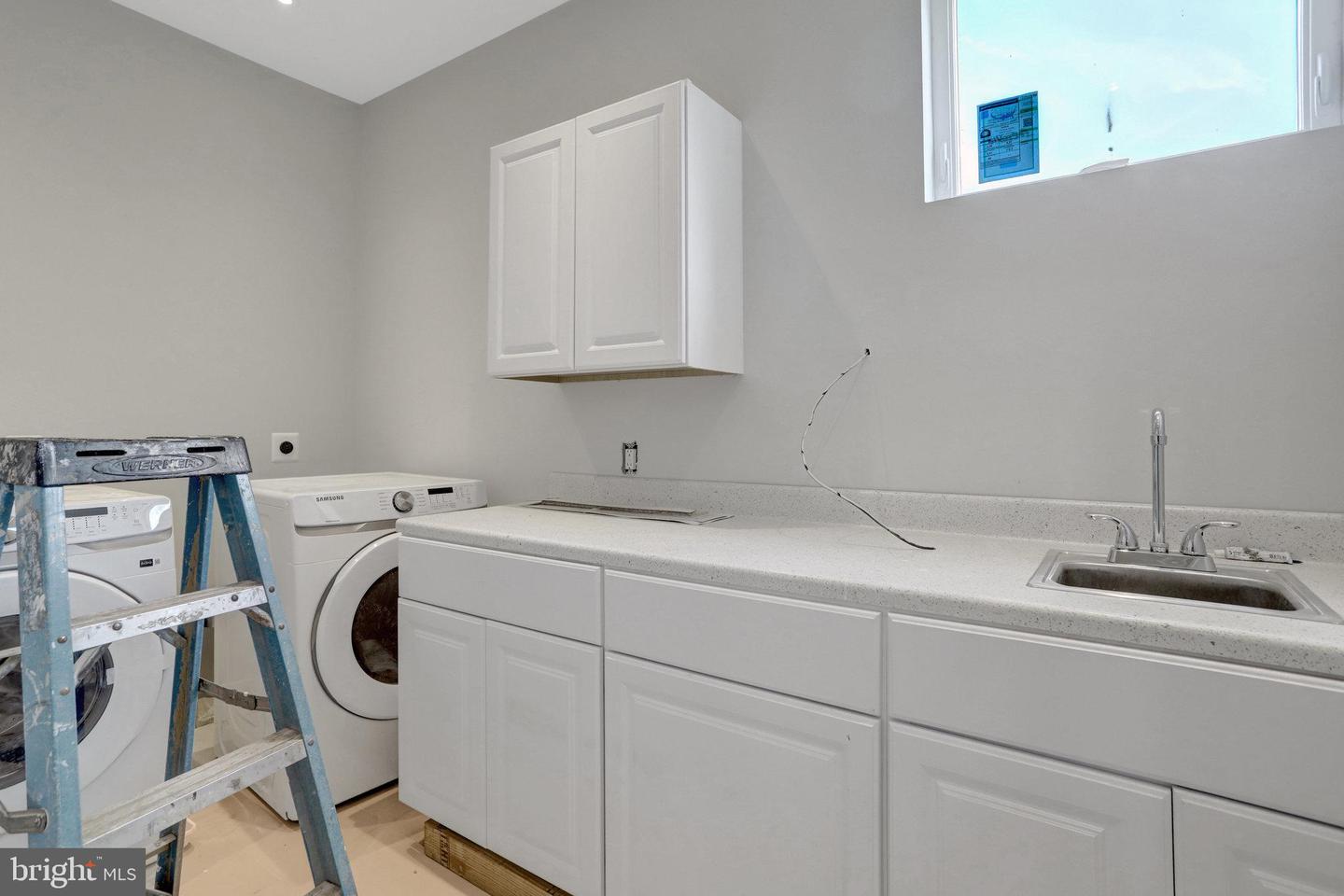 7435 NIGH RD, FALLS CHURCH, Virginia 22043, 5 Bedrooms Bedrooms, ,5 BathroomsBathrooms,Residential,For sale,7435 NIGH RD,VAFX2260492 MLS # VAFX2260492