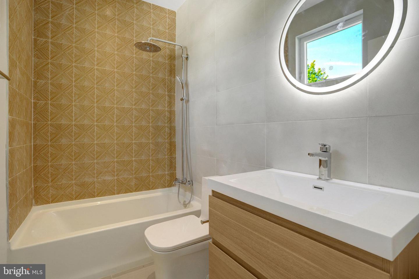 7435 NIGH RD, FALLS CHURCH, Virginia 22043, 5 Bedrooms Bedrooms, ,5 BathroomsBathrooms,Residential,For sale,7435 NIGH RD,VAFX2260492 MLS # VAFX2260492