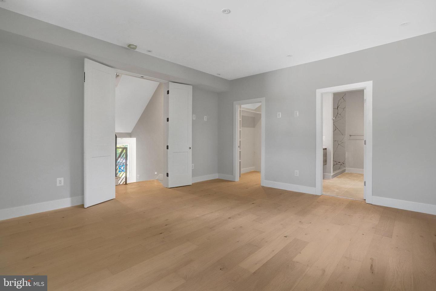 7435 NIGH RD, FALLS CHURCH, Virginia 22043, 5 Bedrooms Bedrooms, ,5 BathroomsBathrooms,Residential,For sale,7435 NIGH RD,VAFX2260492 MLS # VAFX2260492