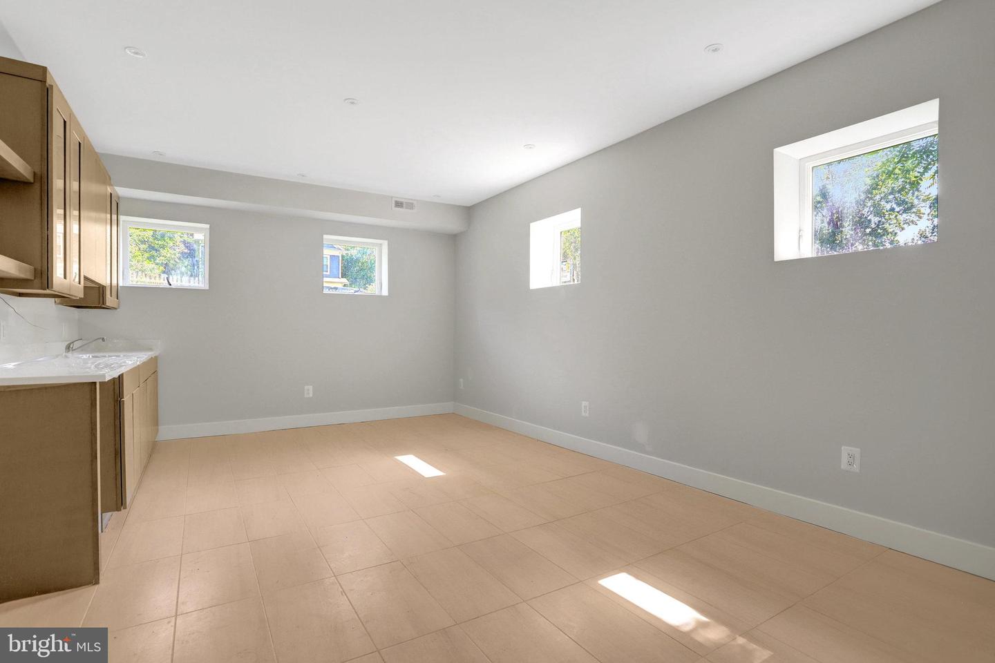 7435 NIGH RD, FALLS CHURCH, Virginia 22043, 5 Bedrooms Bedrooms, ,5 BathroomsBathrooms,Residential,For sale,7435 NIGH RD,VAFX2260492 MLS # VAFX2260492