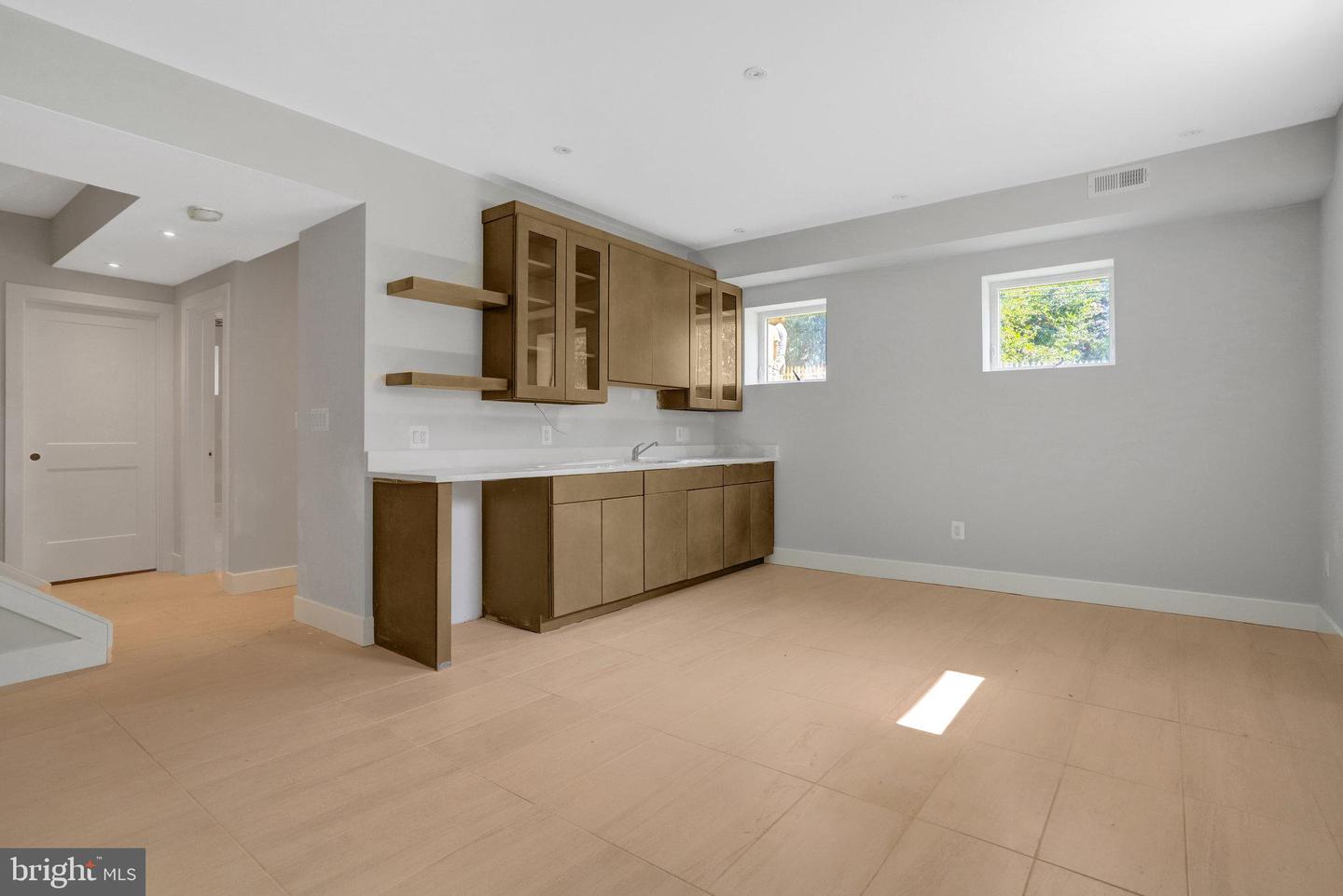 7435 NIGH RD, FALLS CHURCH, Virginia 22043, 5 Bedrooms Bedrooms, ,5 BathroomsBathrooms,Residential,For sale,7435 NIGH RD,VAFX2260492 MLS # VAFX2260492
