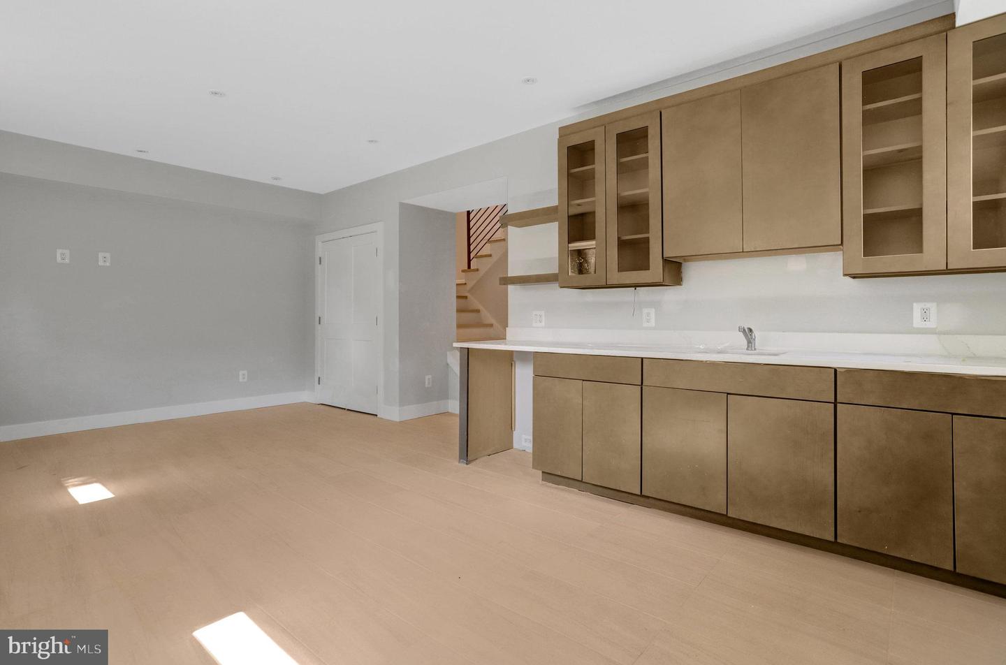 7435 NIGH RD, FALLS CHURCH, Virginia 22043, 5 Bedrooms Bedrooms, ,5 BathroomsBathrooms,Residential,For sale,7435 NIGH RD,VAFX2260492 MLS # VAFX2260492