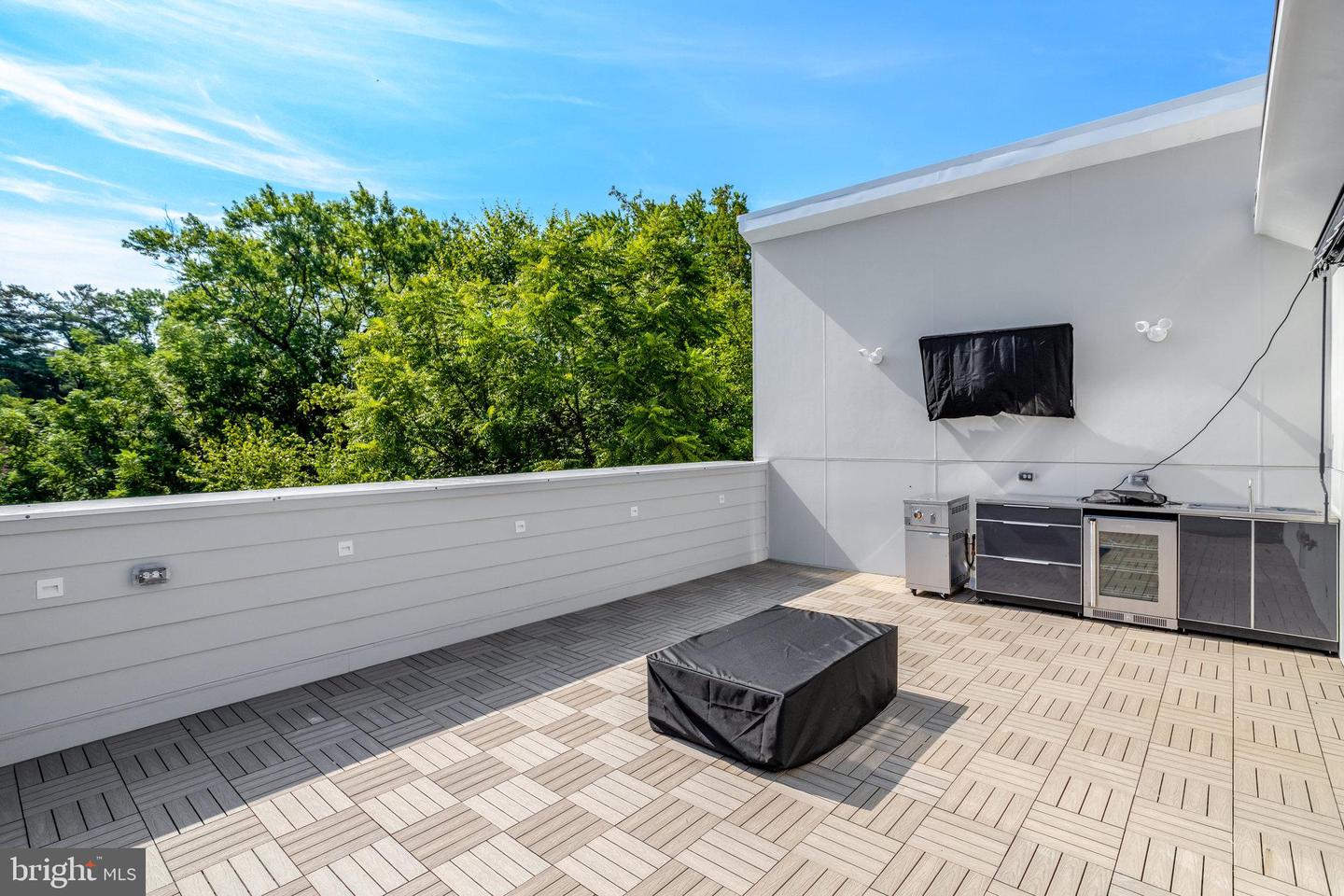 7435 NIGH RD, FALLS CHURCH, Virginia 22043, 5 Bedrooms Bedrooms, ,5 BathroomsBathrooms,Residential,For sale,7435 NIGH RD,VAFX2260492 MLS # VAFX2260492