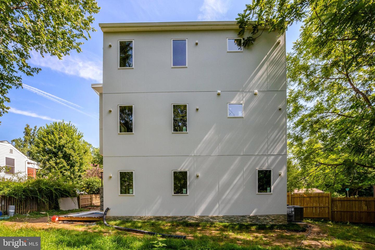 7435 NIGH RD, FALLS CHURCH, Virginia 22043, 5 Bedrooms Bedrooms, ,5 BathroomsBathrooms,Residential,For sale,7435 NIGH RD,VAFX2260492 MLS # VAFX2260492