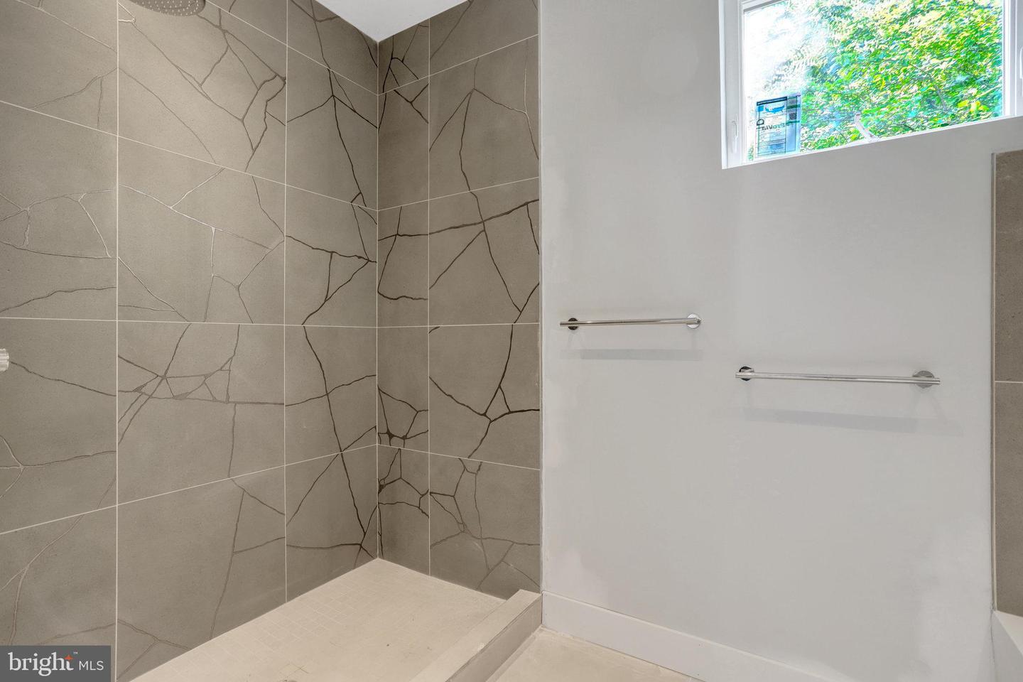 7435 NIGH RD, FALLS CHURCH, Virginia 22043, 5 Bedrooms Bedrooms, ,5 BathroomsBathrooms,Residential,For sale,7435 NIGH RD,VAFX2260492 MLS # VAFX2260492