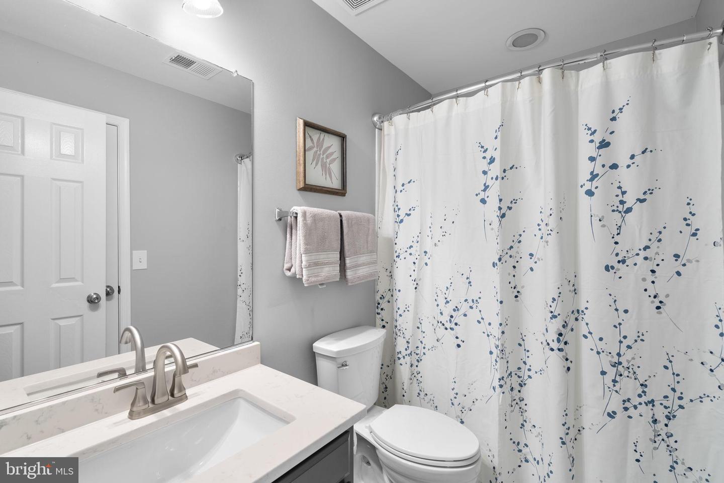 2319 BATTERY HILL CIR, WOODBRIDGE, Virginia 22191, 4 Bedrooms Bedrooms, 16 Rooms Rooms,3 BathroomsBathrooms,Residential,For sale,2319 BATTERY HILL CIR,VAPW2101198 MLS # VAPW2101198
