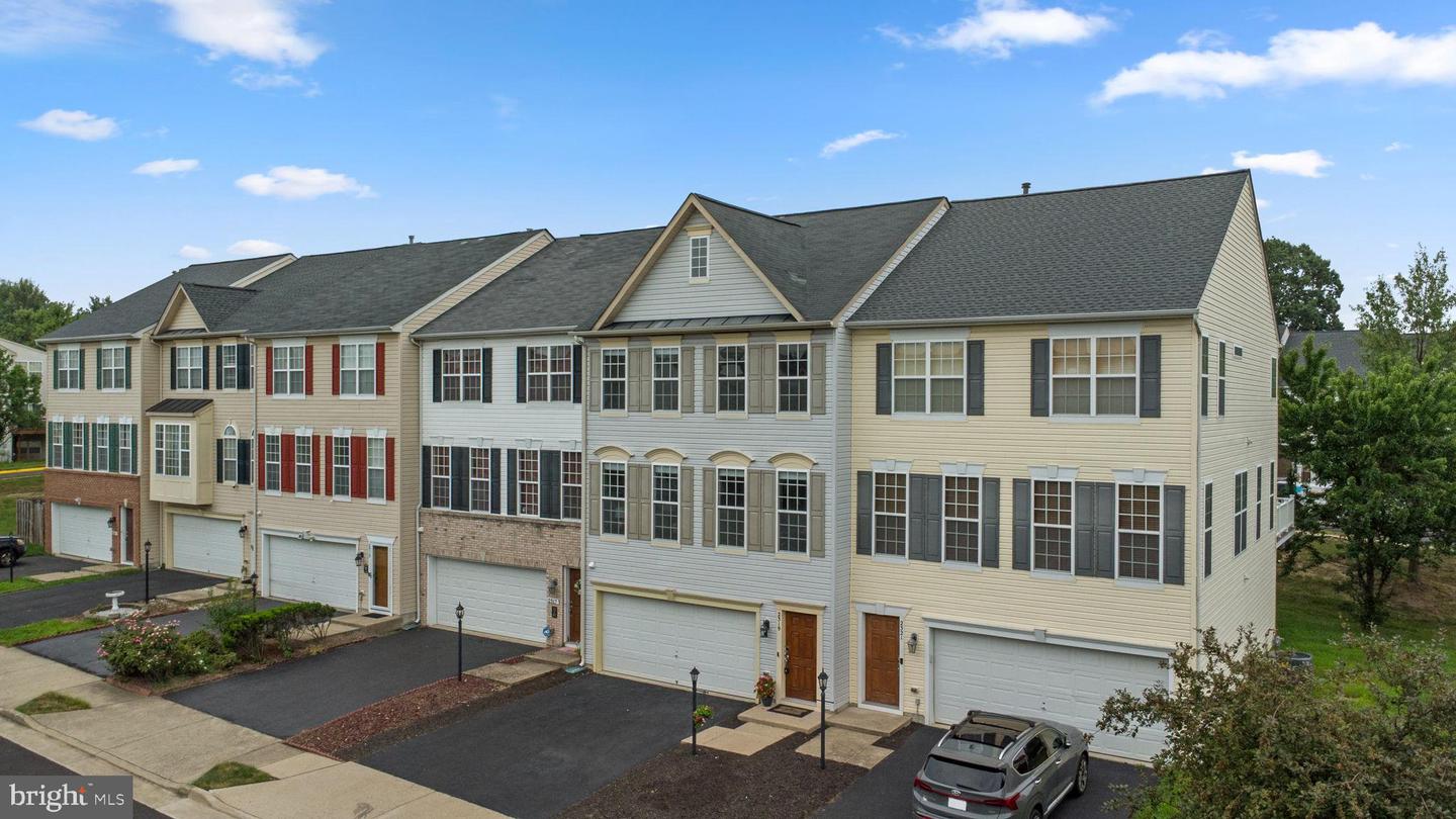 2319 BATTERY HILL CIR, WOODBRIDGE, Virginia 22191, 4 Bedrooms Bedrooms, 16 Rooms Rooms,3 BathroomsBathrooms,Residential,For sale,2319 BATTERY HILL CIR,VAPW2101198 MLS # VAPW2101198