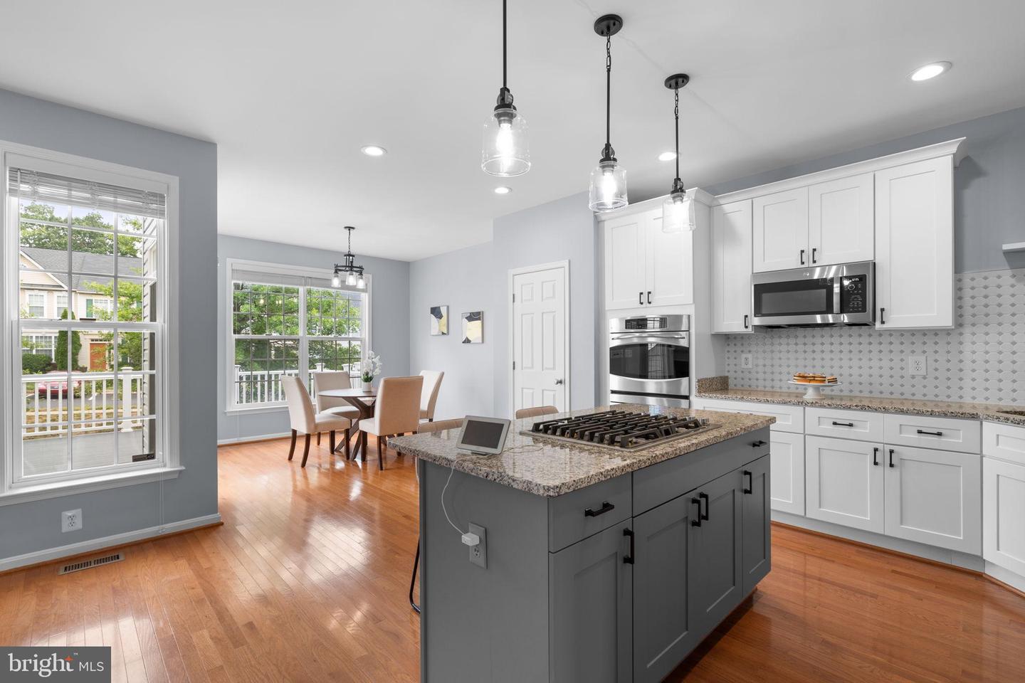 2319 BATTERY HILL CIR, WOODBRIDGE, Virginia 22191, 4 Bedrooms Bedrooms, 16 Rooms Rooms,3 BathroomsBathrooms,Residential,For sale,2319 BATTERY HILL CIR,VAPW2101198 MLS # VAPW2101198
