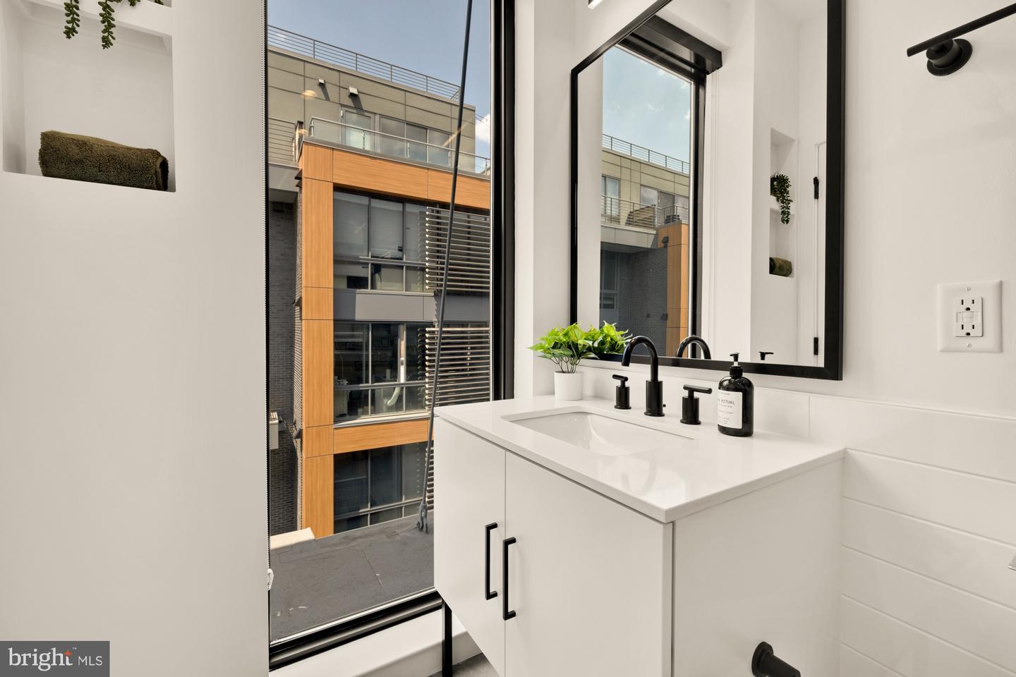 1500 HARRY THOMAS WAY NE #504, WASHINGTON, District Of Columbia 20002, 3 Bedrooms Bedrooms, ,3 BathroomsBathrooms,Residential,For sale,1500 HARRY THOMAS WAY NE #504,DCDC2214574 MLS # DCDC2214574