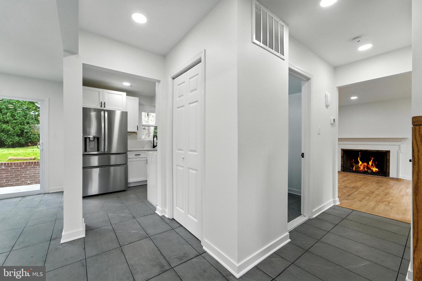 2339 N POWHATAN ST, ARLINGTON, Virginia 22205, 3 Bedrooms Bedrooms, 3 Rooms Rooms,3 BathroomsBathrooms,Residential,For sale,2339 N POWHATAN ST,VAAR2062120 MLS # VAAR2062120